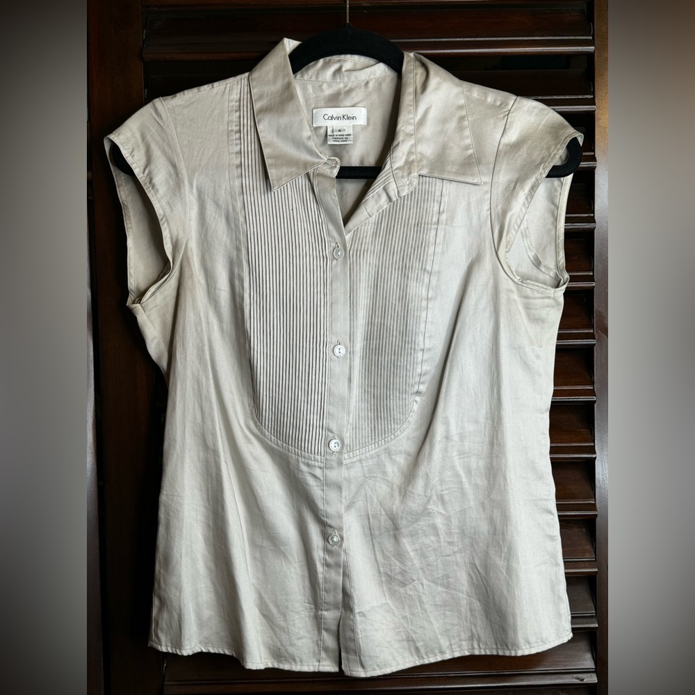 Calvin Klein Fitted Button Down Shirt with Notched Collar